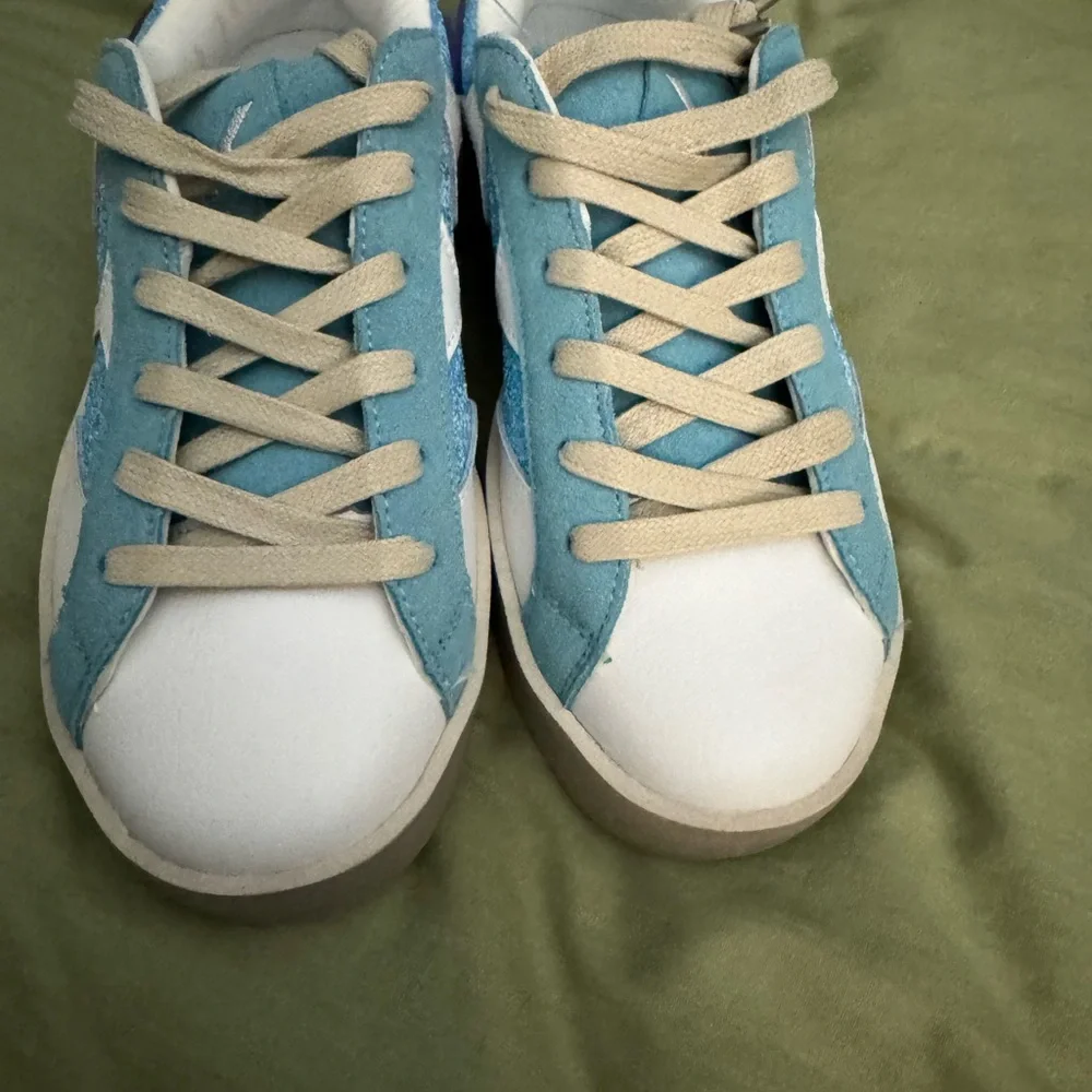 New C.O.B. Culture of Brave Play Sneakers Blue White 7.5 Leather Rhinestone